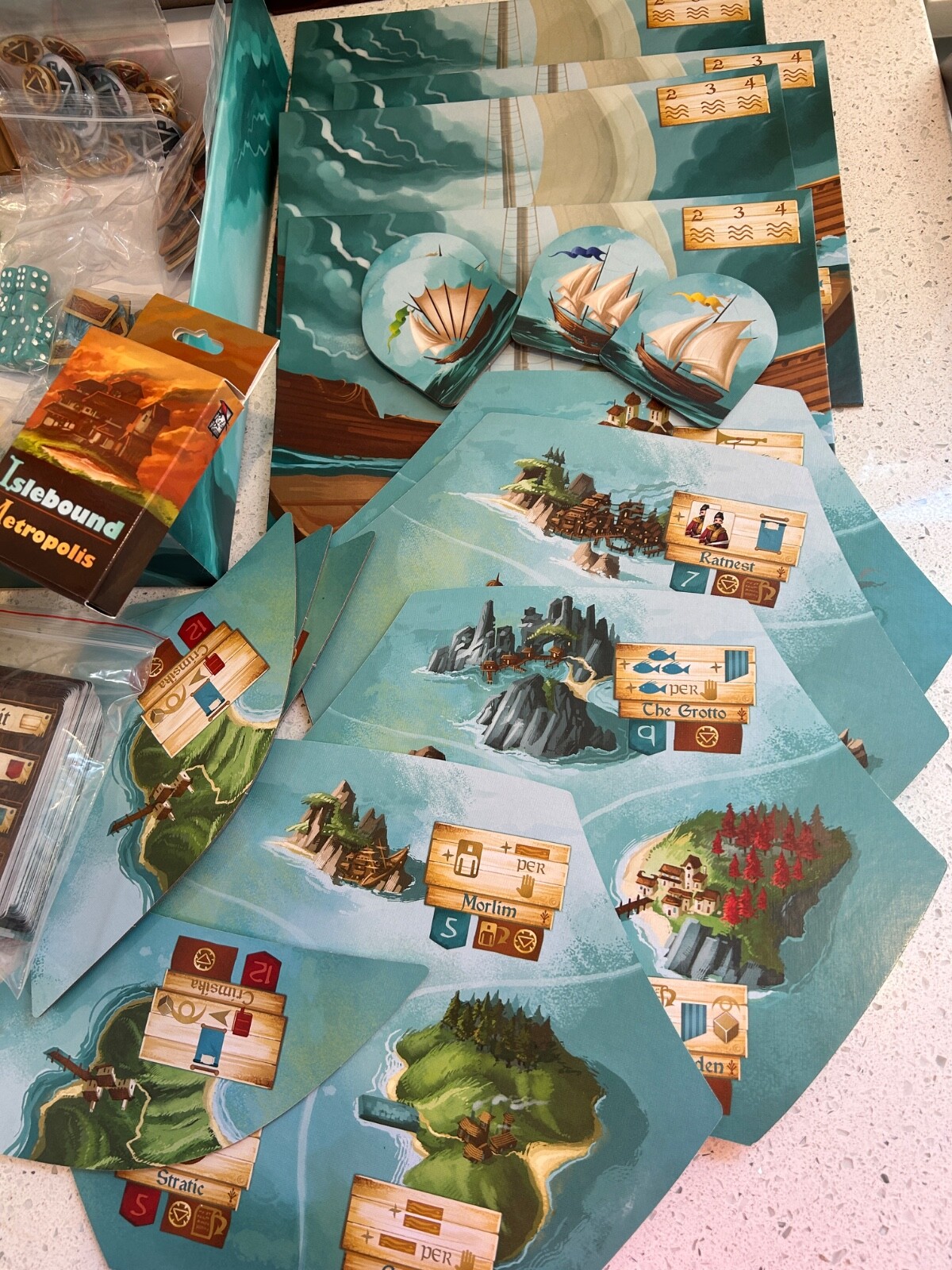 ISLEBOUND – Red Raven Games – Deluxe Strategy Board Game – Complete & NICE!