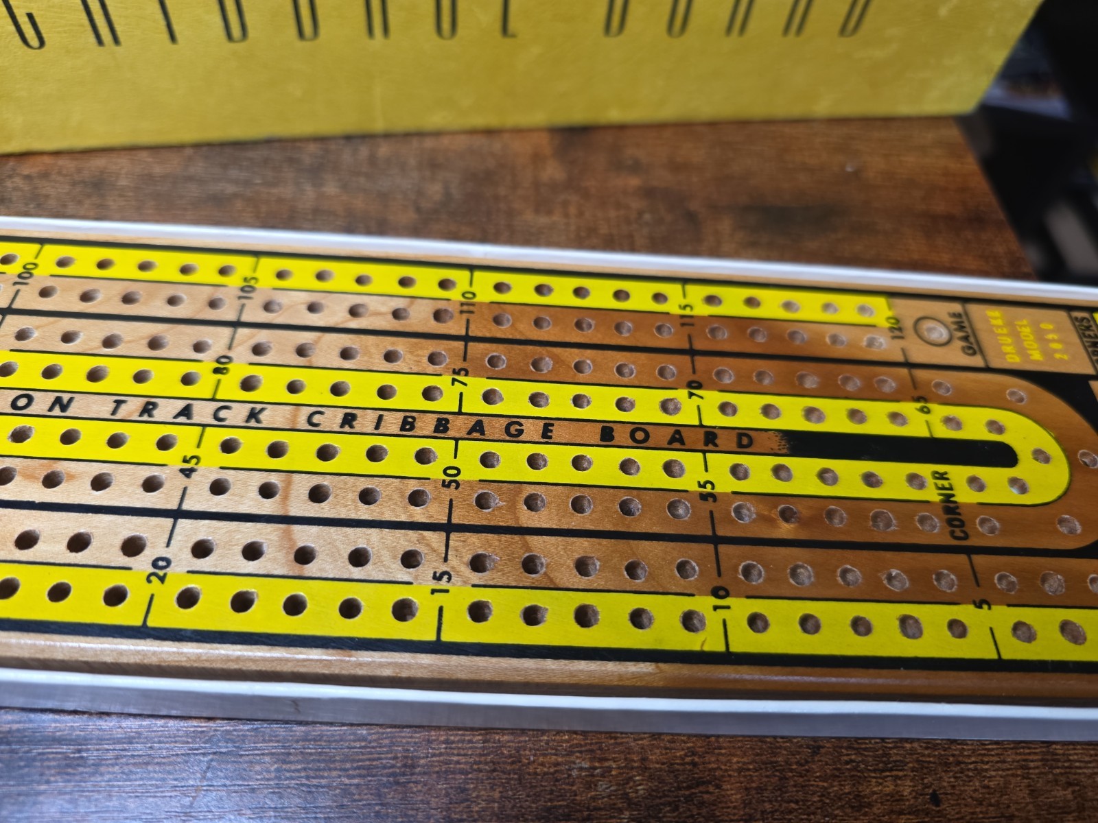 Vtg Drueke’s Cribbage Board Natural Hardwood In Box With 8 Pegs & Instructions