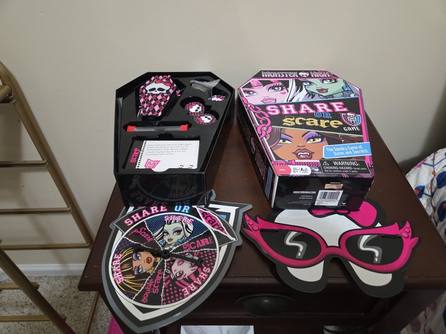 Monster High SHARE OR SCARE Board Game Spooky Game Of Dares and Secrets Ages 6+