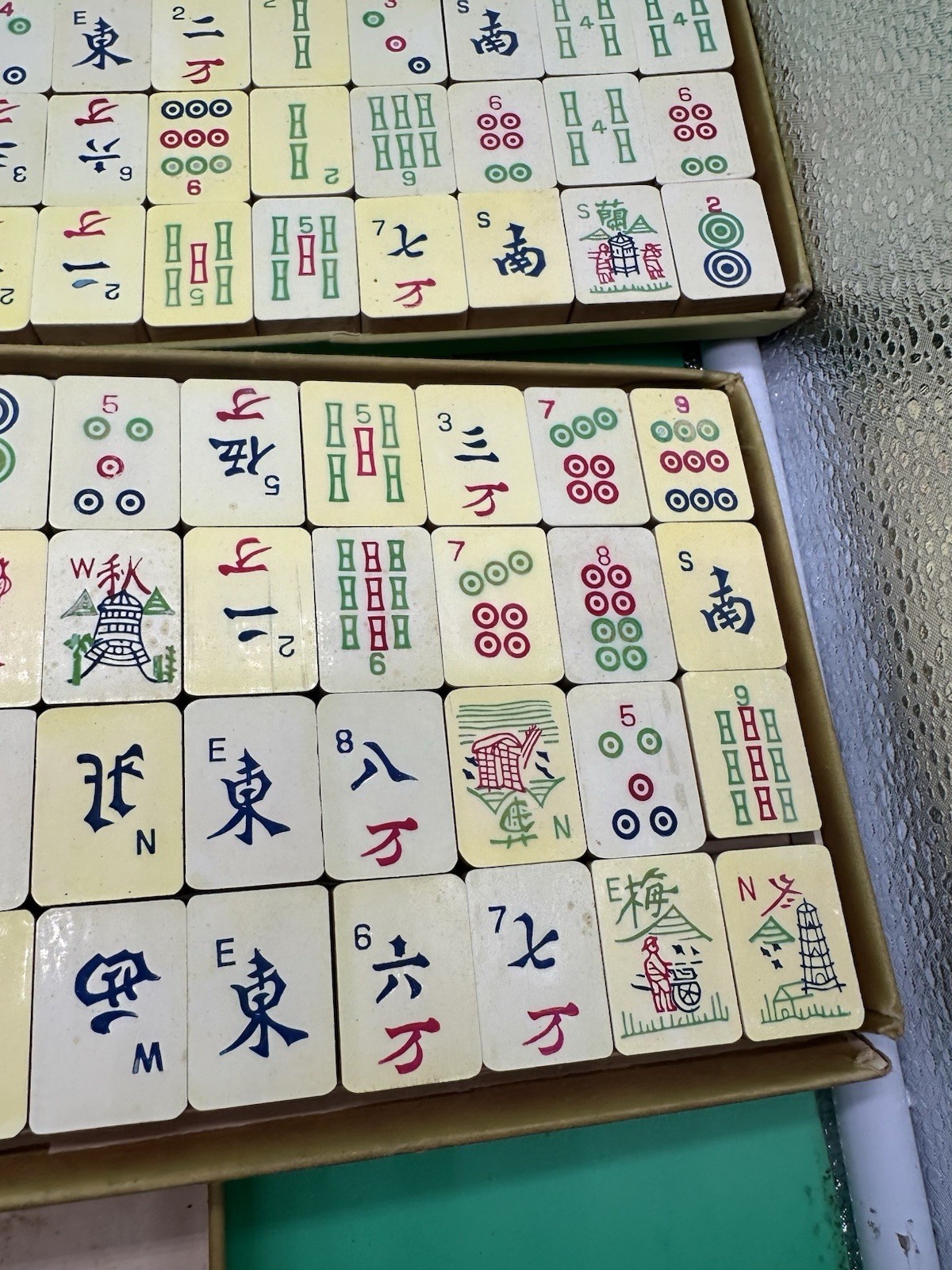 Antique Pung-Chow Mah-jong 144 tiles betting sticks dice,manual and box 1923
