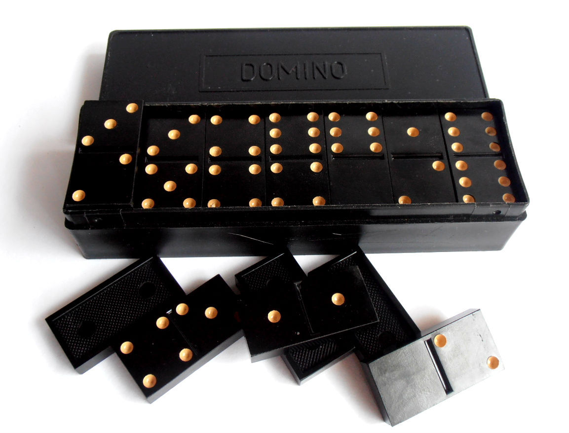 1960s USSR Lithuanian Bakelite DOMINOES in Original Box 16+
