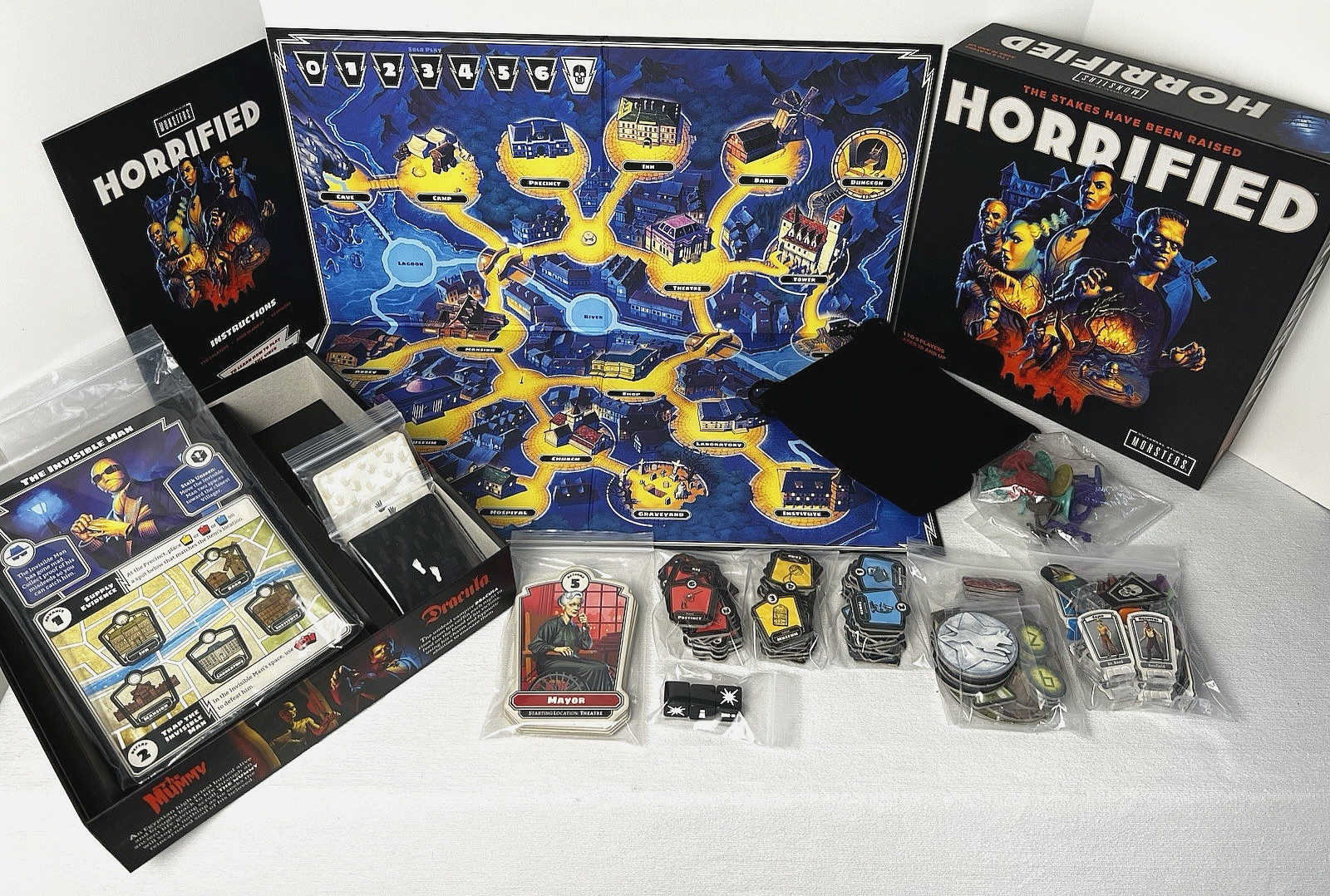 HORRIFIED: Universal Studios Monsters, co-op game, 2019 Ravensburger, COMPLETE