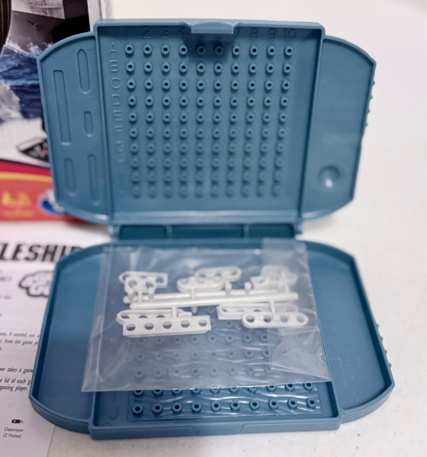 GRAB & GO BATTLESHIP (Travel Size) New open box