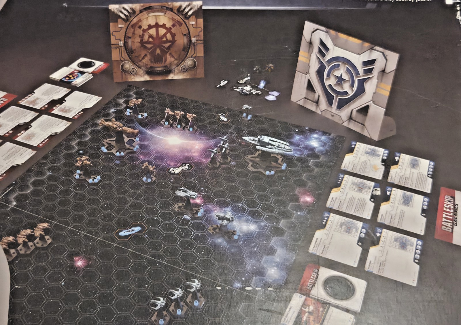 Battleship Galaxies Board Game COMPLETE w/ GRAPHIC NOVEL 2011 Hasbro⚡FREE SHIP