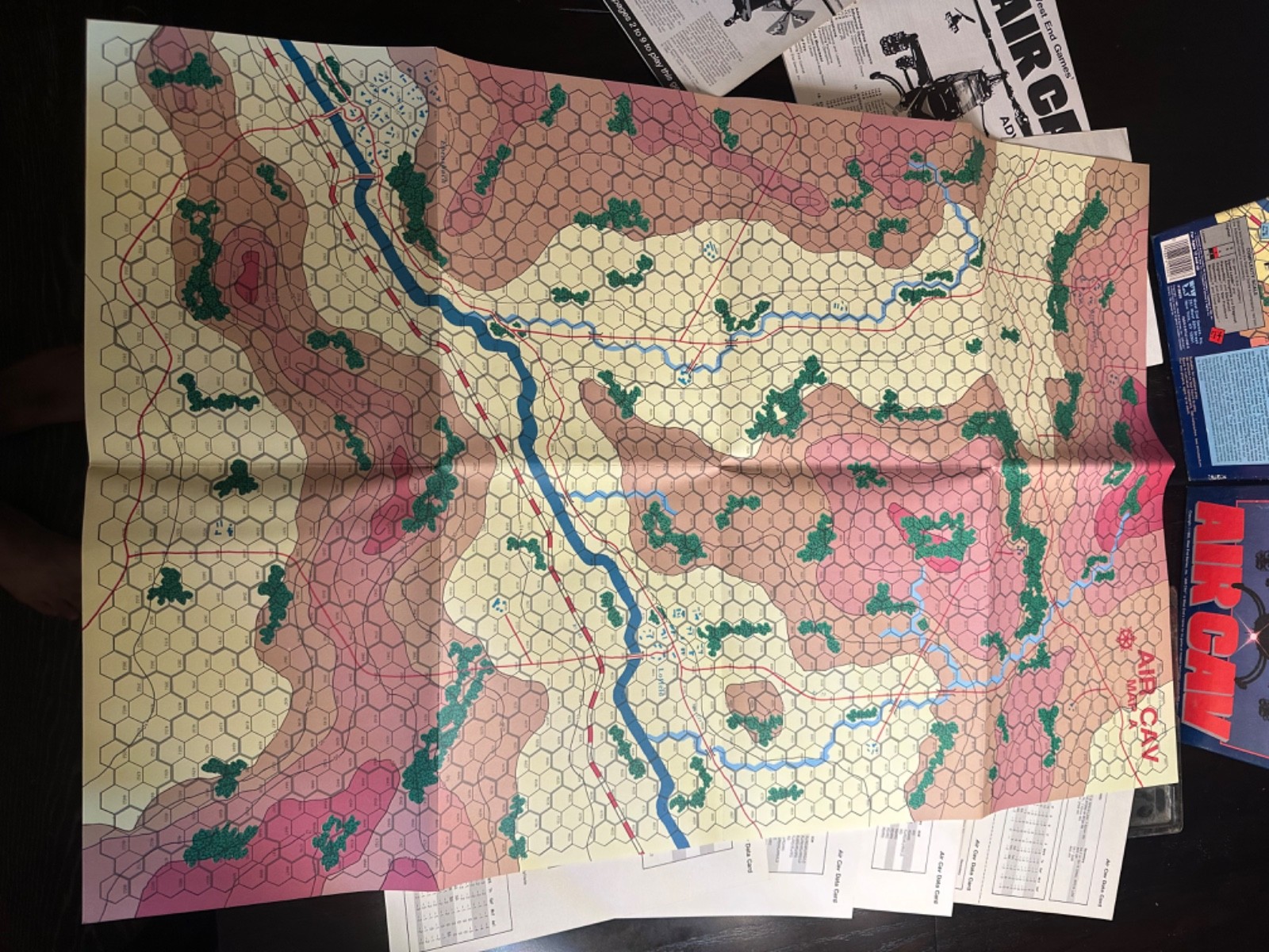 Air Cav Game / West End Games / 1985 / Unpunched and Complete