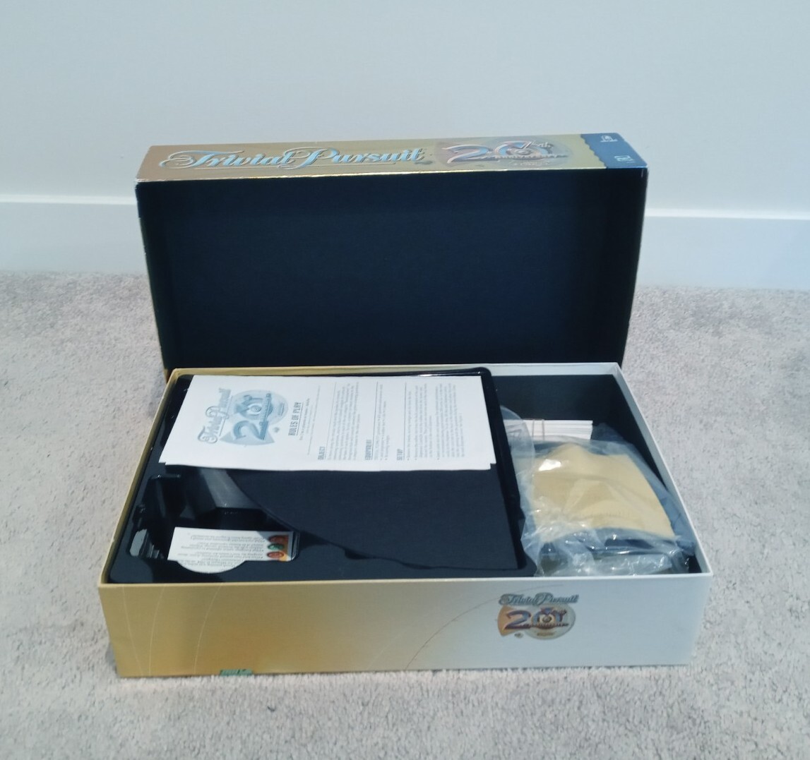 TRIVIAL PURSUIT 20TH ANNIVERSARY Edition Family Board Trivia Game – New SEALED