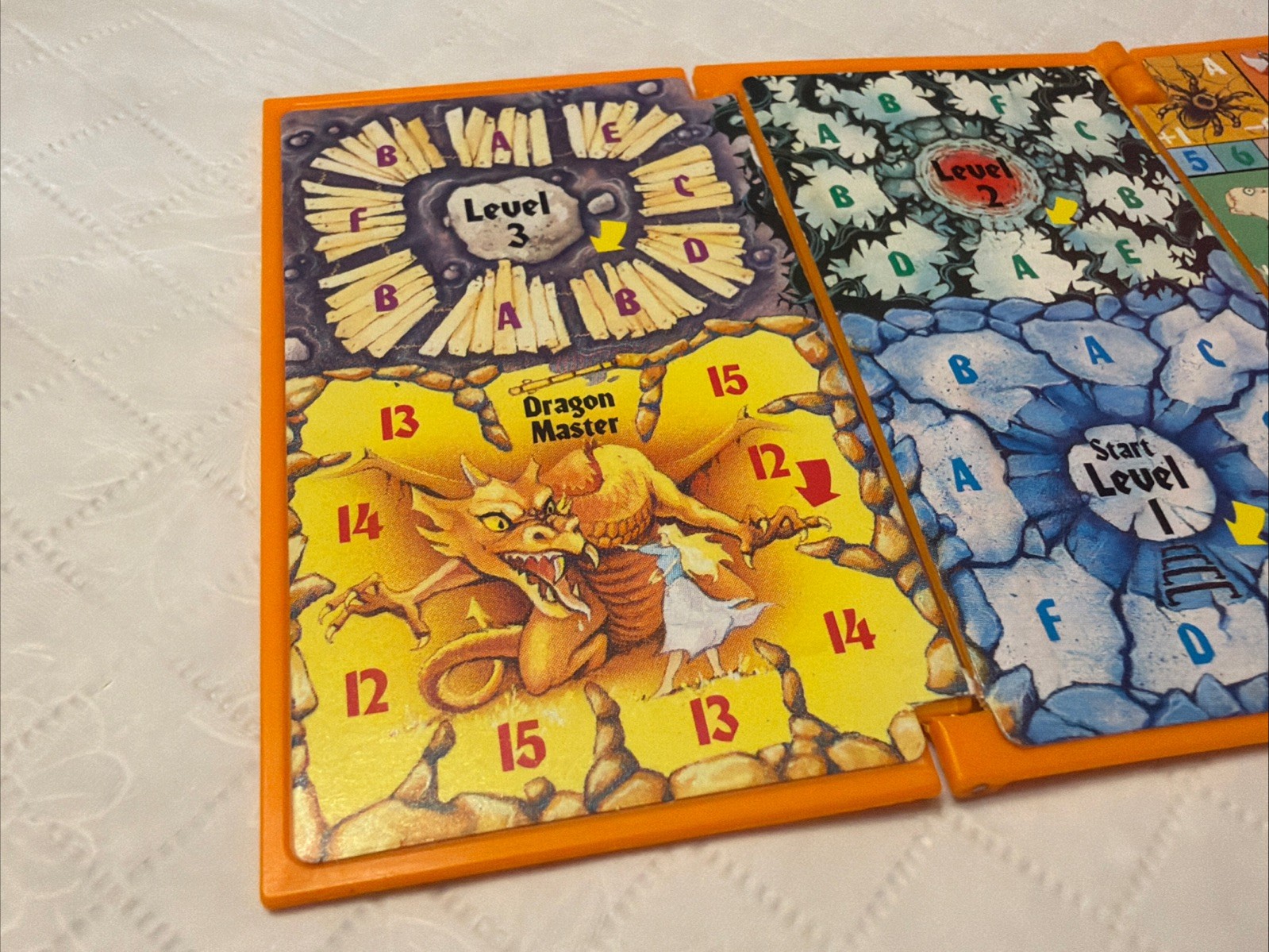 VTG 1987 Milton Bradley Flipsiders Pocket Game Dragon Master Orange