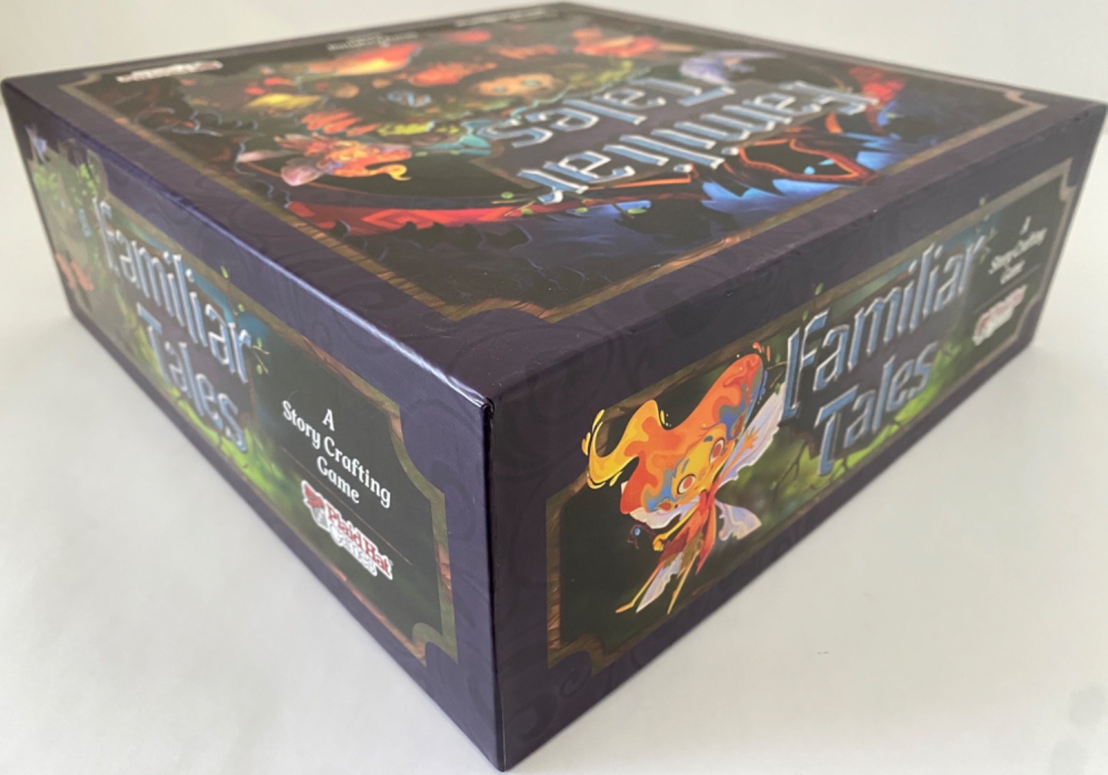 FAMILIAR TALES PLAID HAT BOARD GAME WITH FORAGERS MARKET SUPPLY TRAY