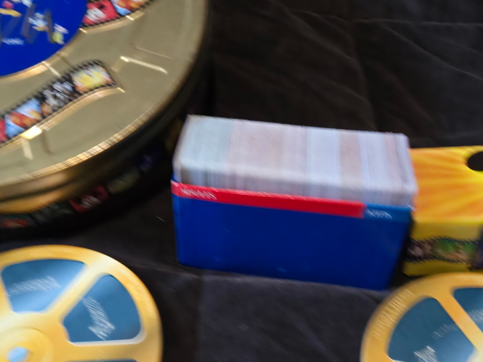 The Wonderful World of Disney Trivia Game In Collectible Tin 100% COMPLETE