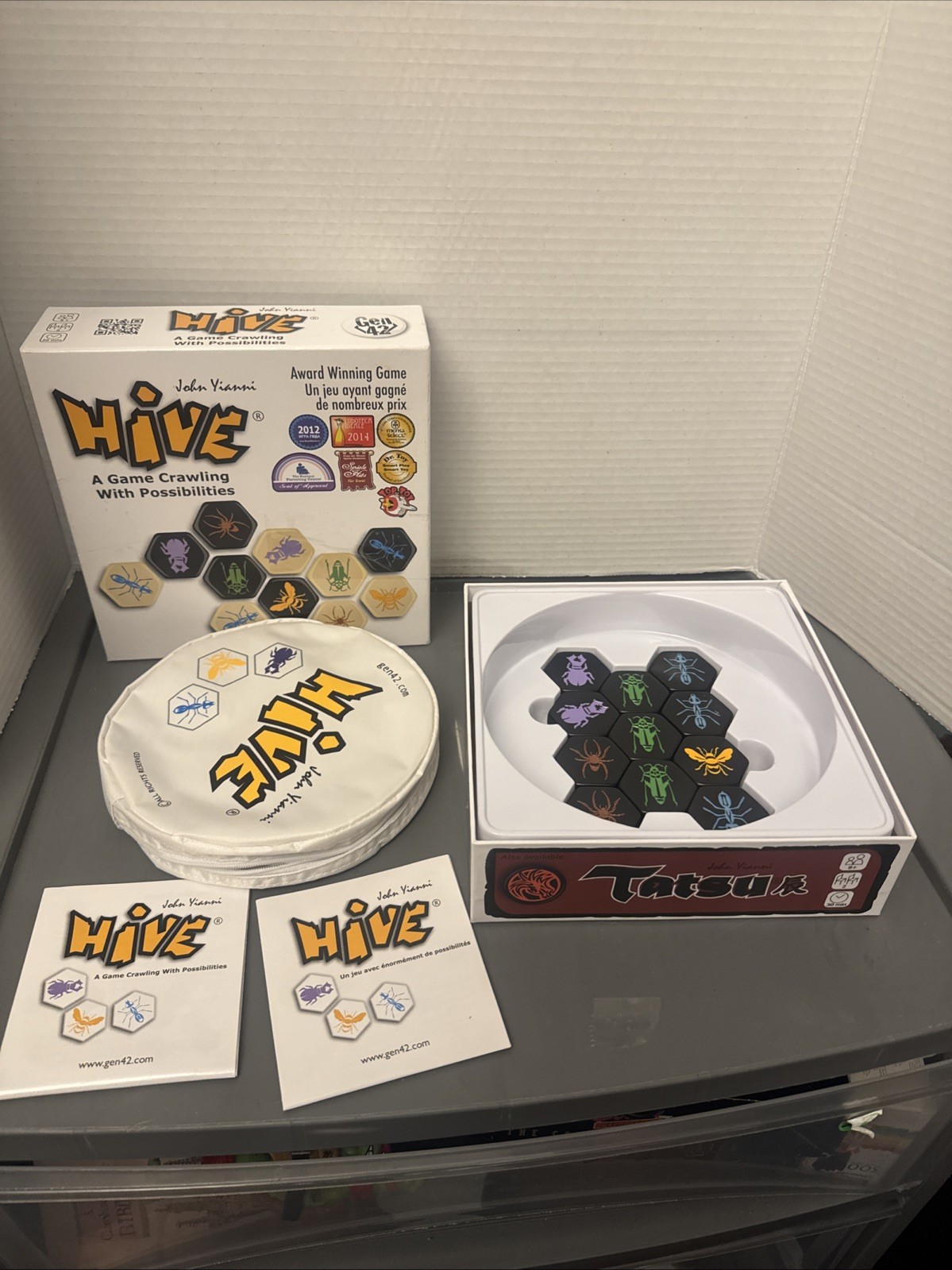 HIVE A Game Crawling with Possibilities, Award Winning Game, open box complete