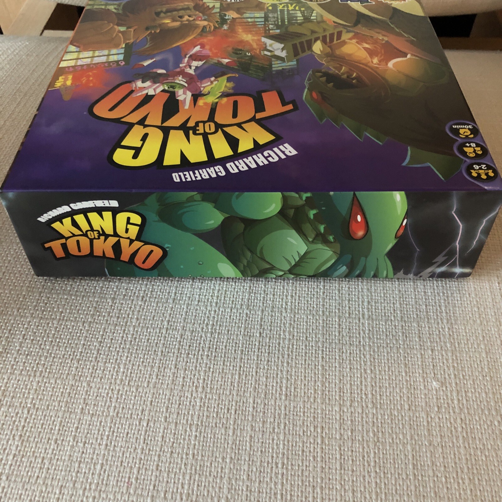 King of Tokyo Board Game Iello 2-6 player 8+ EUC 100% Complete