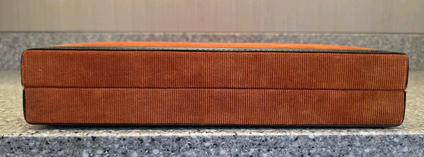 Vintage Reiss Backgammon Game Burnt Orange Corduroy Attache Briefcase 1&3/8″ Pcs