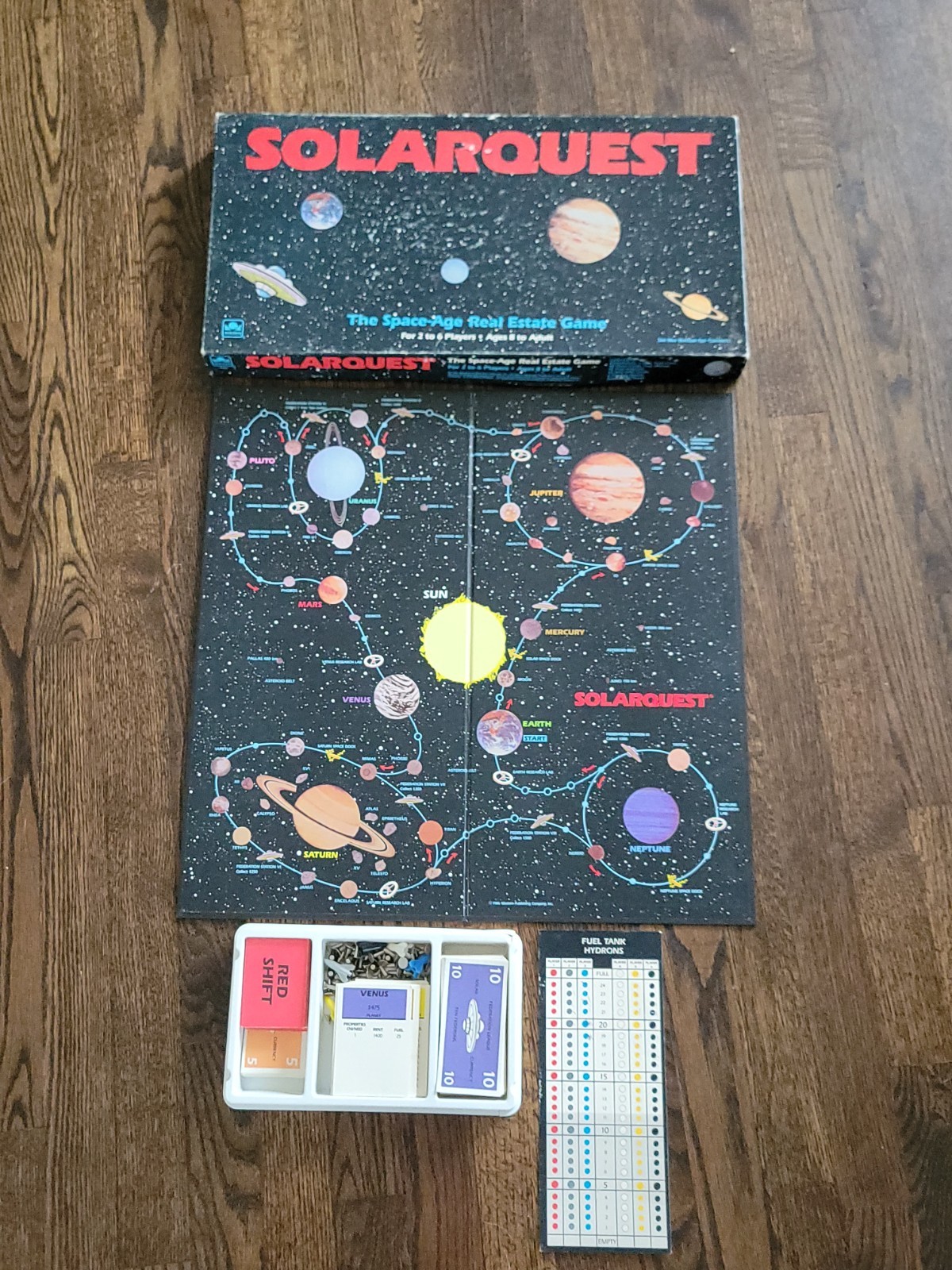 SOLARQUEST 1986 Golden/Western Space Age Real Estate Board Game SEE PICS & READ