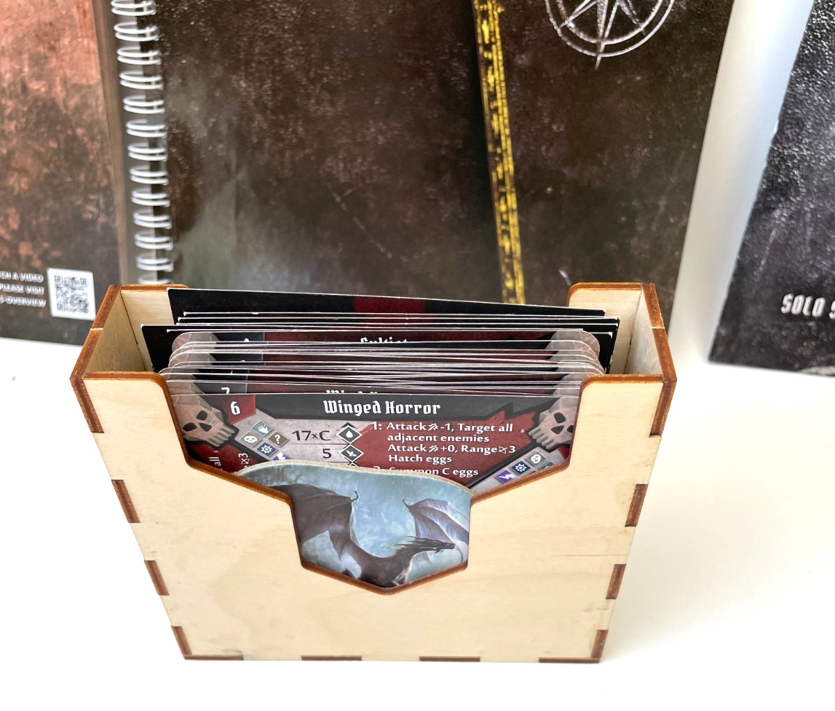 Gloomhaven 2nd Print + Wood Organizer + Solo Book + Mats + 9 Sealed Classes