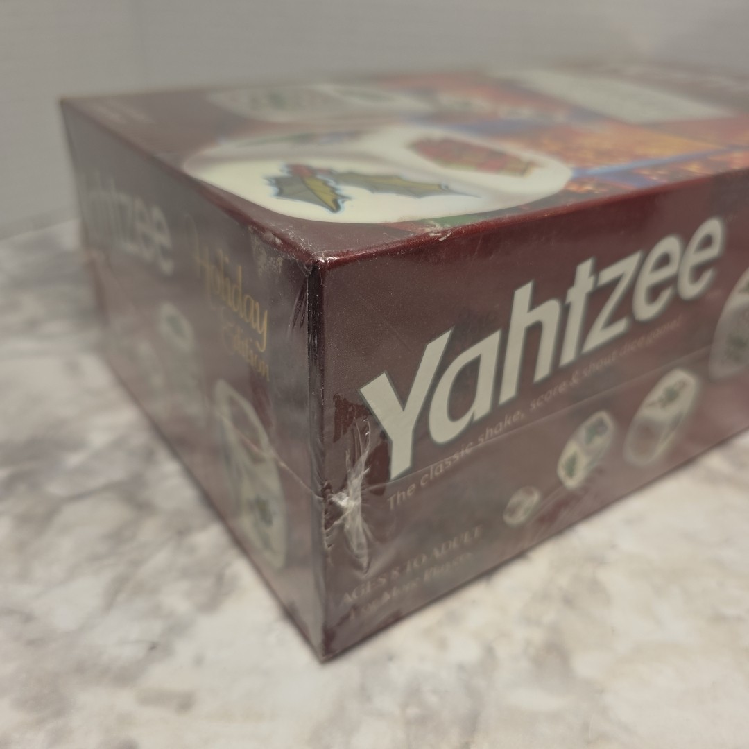 Yahtzee Holiday Edition Christmas Family Dice Game Hasbro USAopoly New Sealed