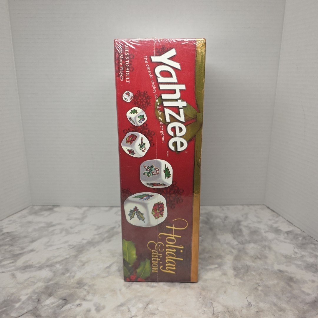 Yahtzee Holiday Edition Christmas Family Dice Game Hasbro USAopoly New Sealed