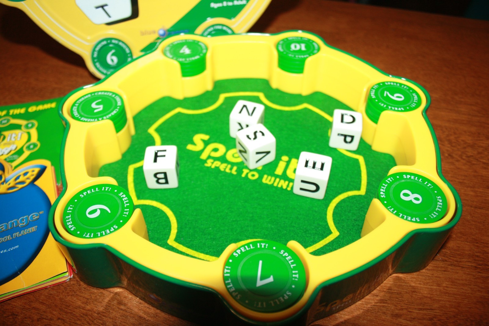 Spell It! Spell to Win! – Party Game for 2 to 6 Players – Blue Orange Games 2010