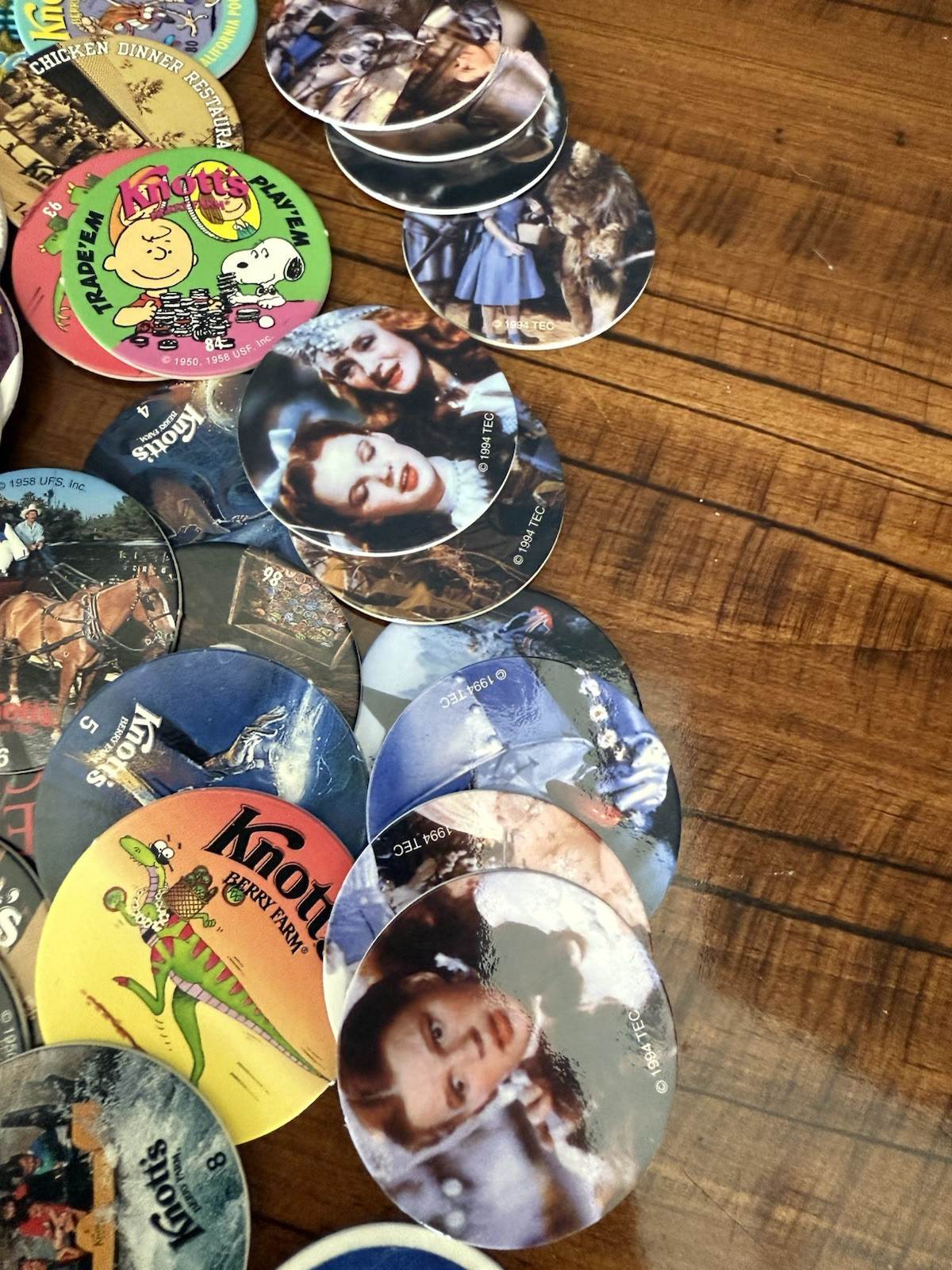 150+ Pog, Milk cap LOT 1994-1995 Knotts Berry Farm Coke The Mask Wizard Of OZ +