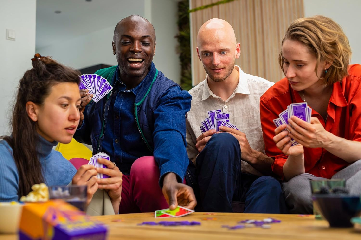 Scout Award-Nominated Strategic Hand Management | Small-Box Travel-Friendly Fami