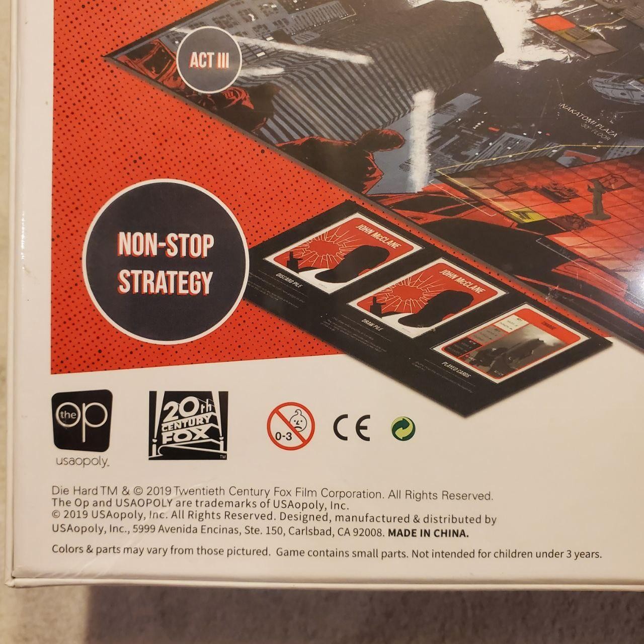 Die Hard Nakatomi Heist Board Game YKYMF Bonus Pin New Sealed Christmas Classic