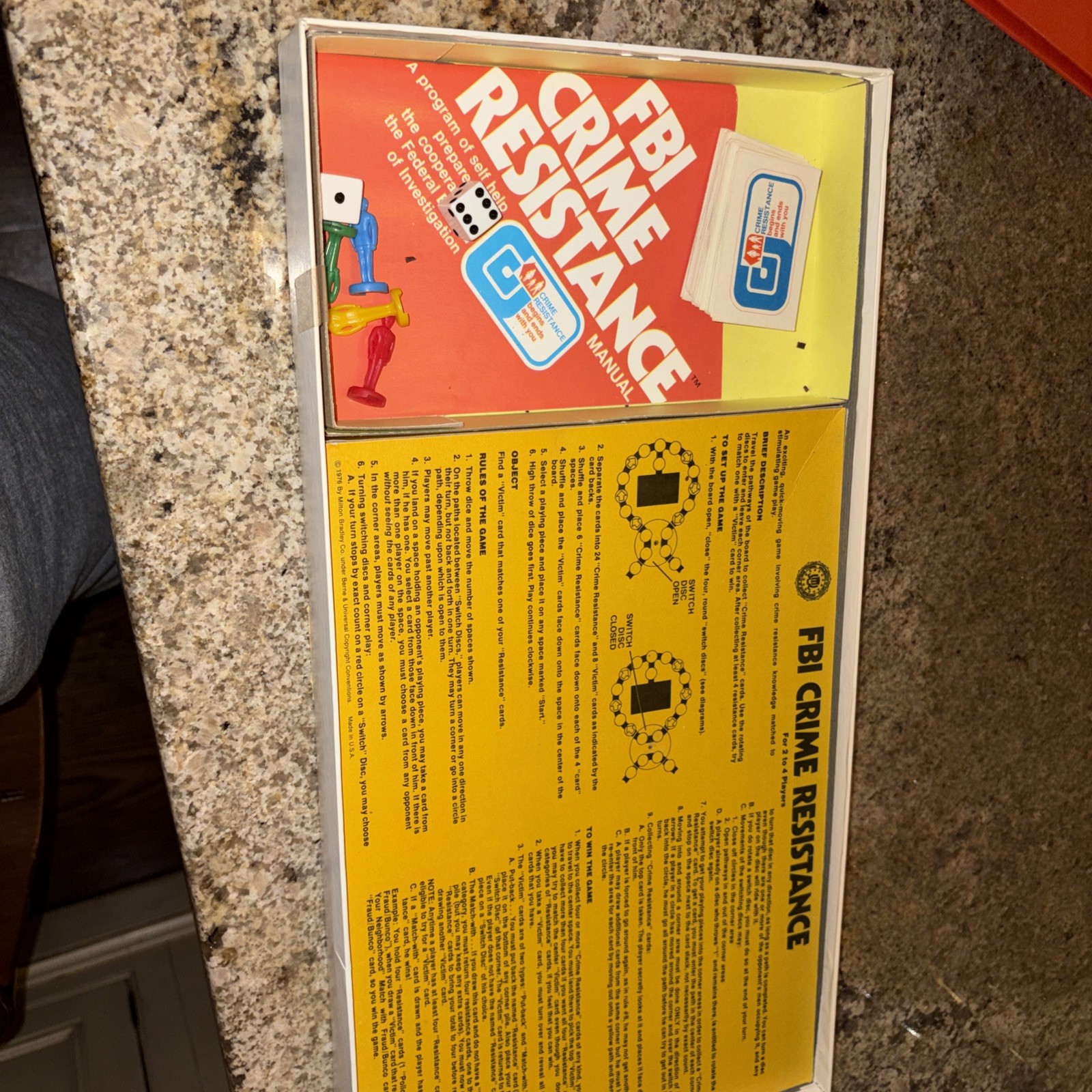 1976 Milton Bradley FBI CRIME RESISTANCE 100% Complete Game 2~4 Players
