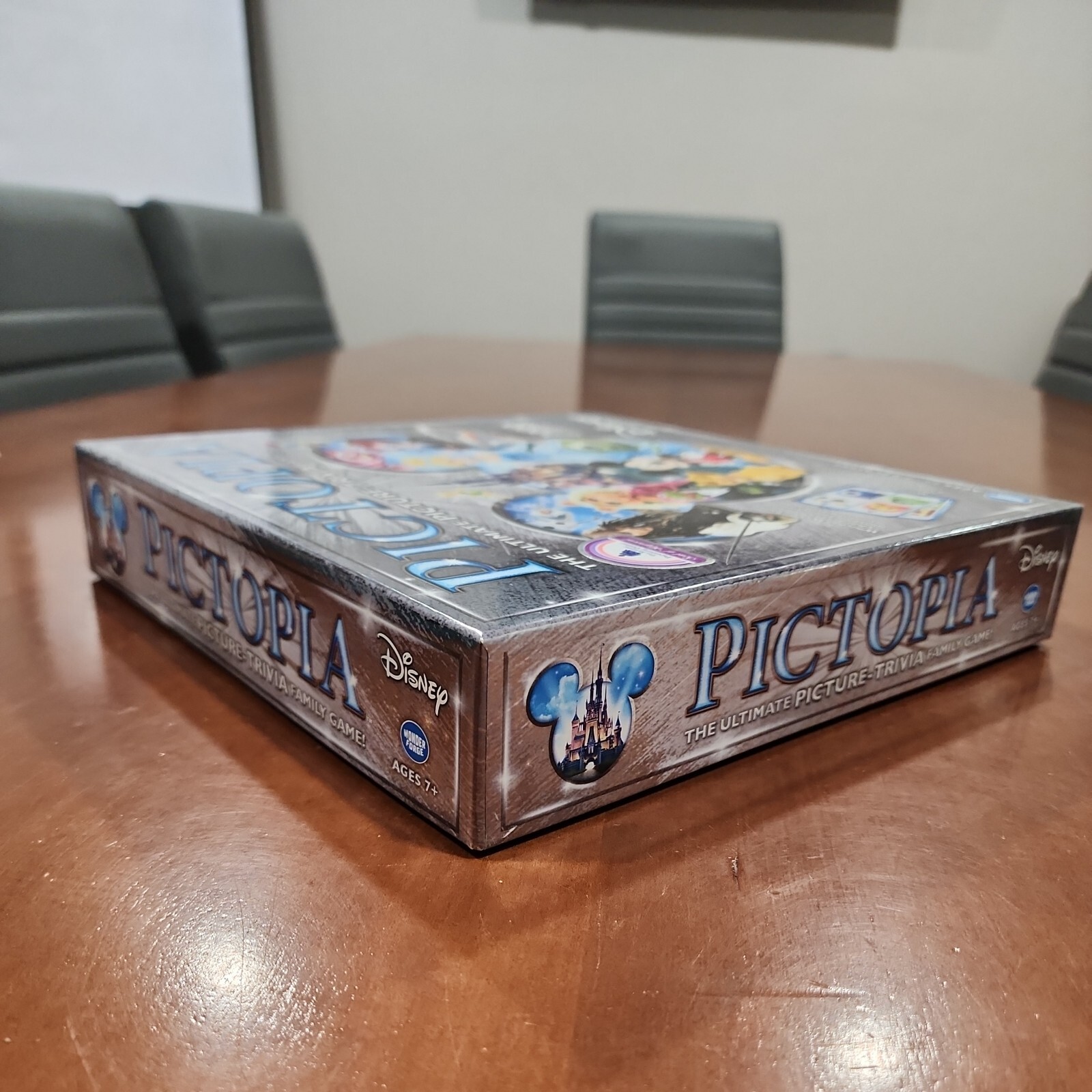 PICTOPIA Disney Edition Picture-Trivia Family Game NEW Sealed