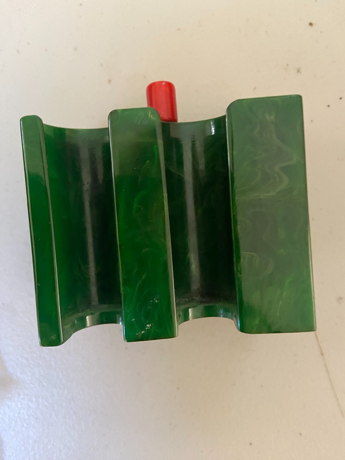 VINTAGE MAH JONGG SWIRLED BAKELITE BANK CHIP HOLDER & Chips