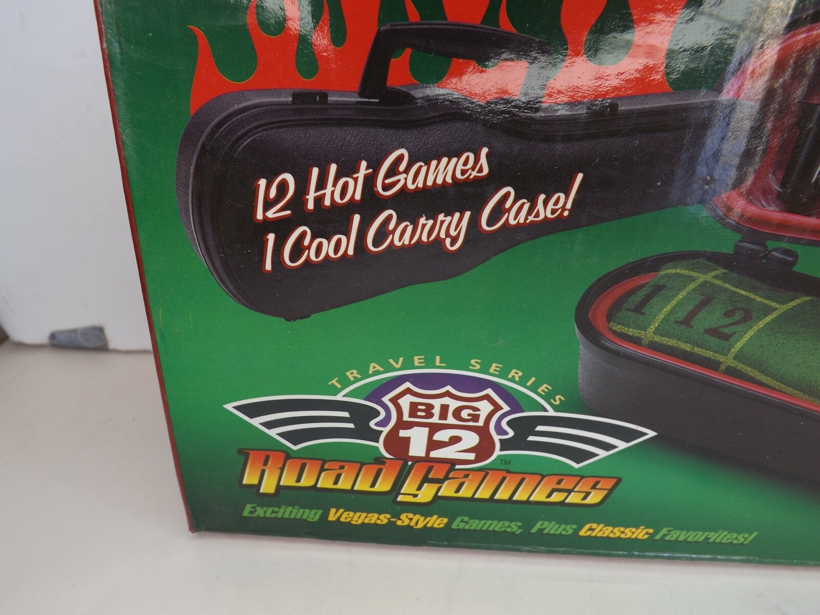 2004 Violinist Style Game Pack Travel Case Deluxe Roulette Cards Dice Chips Etc