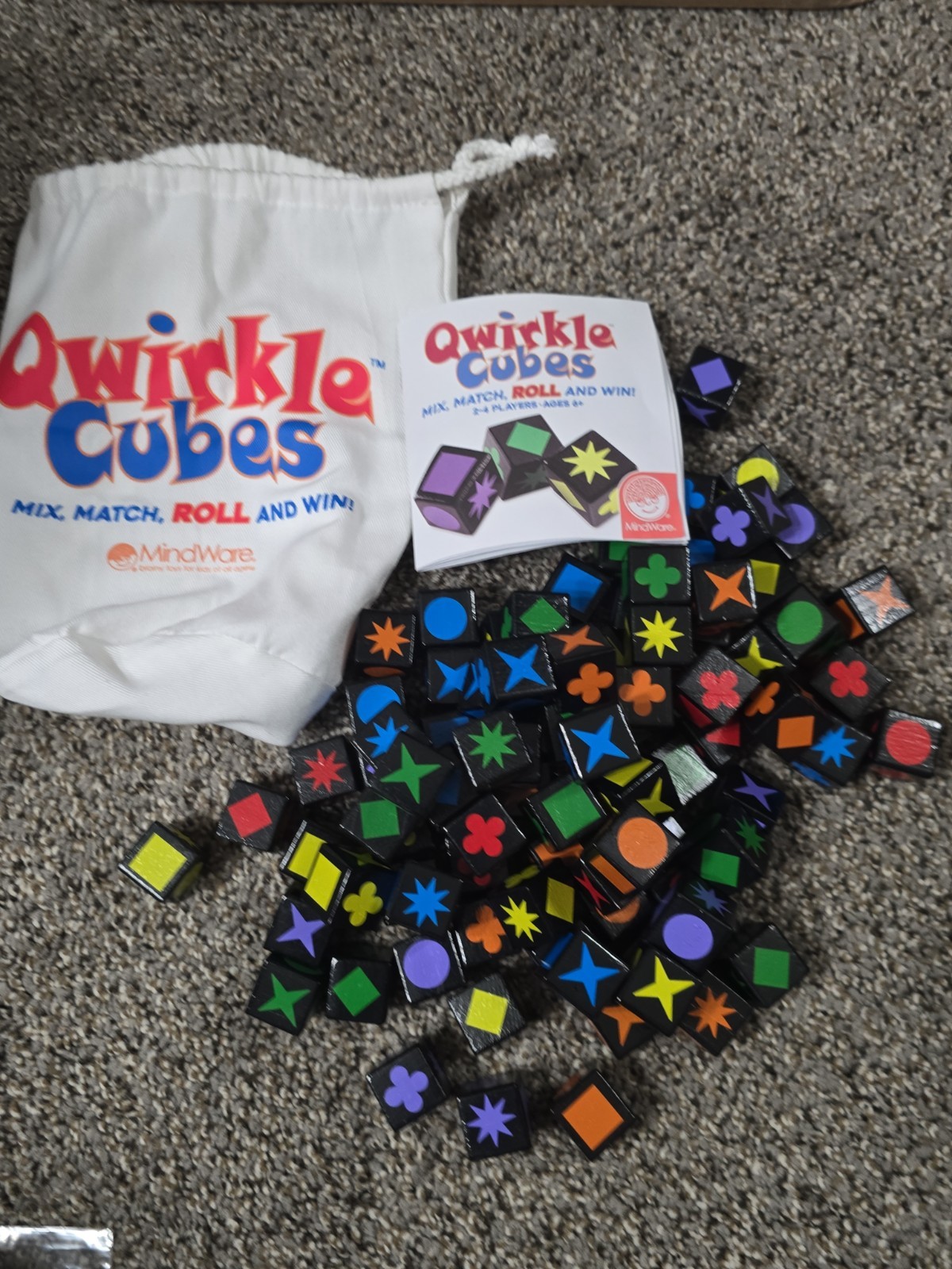 Qwirkle Cubes Dice Board Game by Mindware – Mix Match Roll & Win – VGC