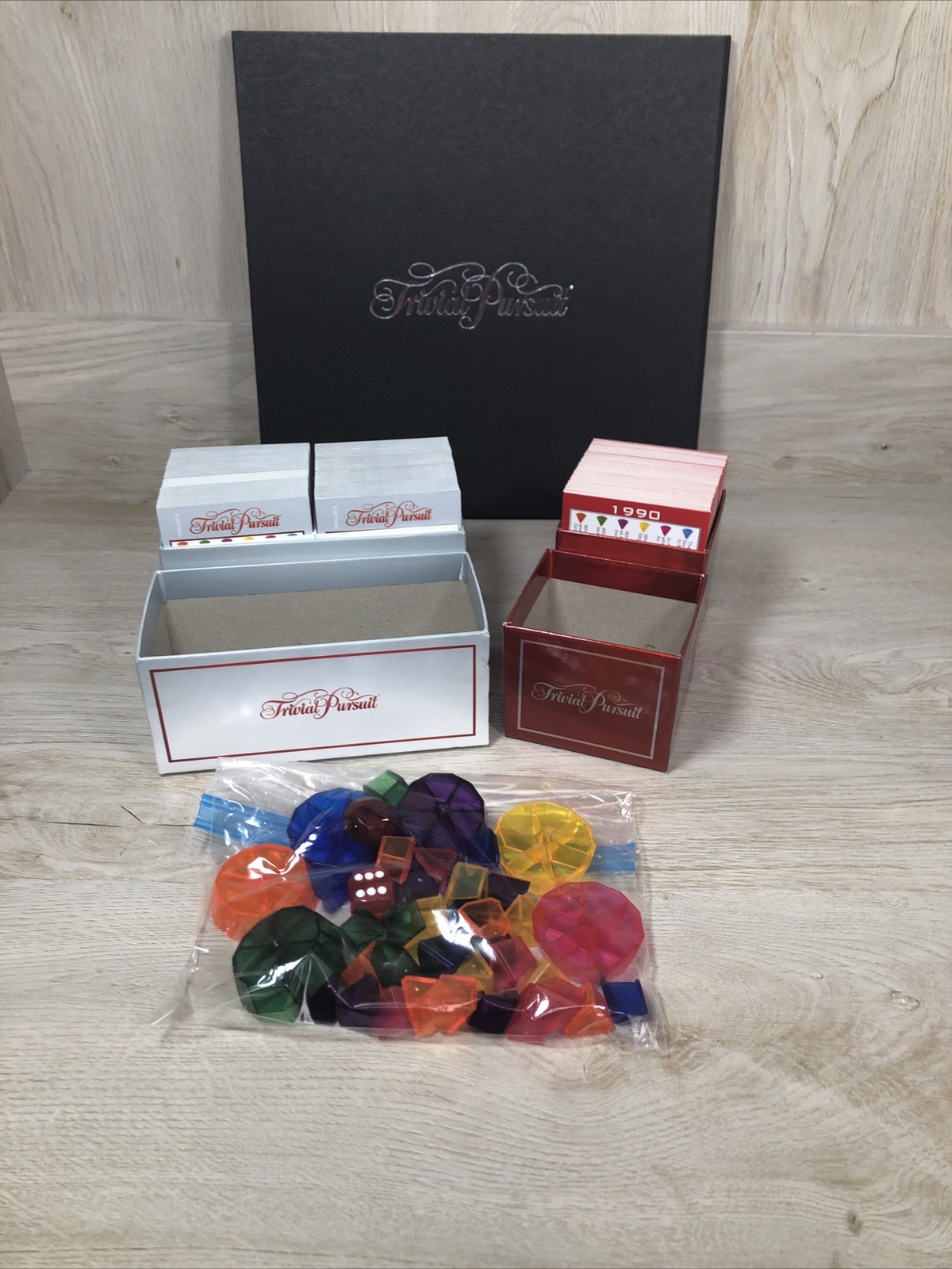 TRIVIAL PURSUIT 40th ANNIVERSARY Ruby Edition Board Game Hasbro 2018 COMPLETE!