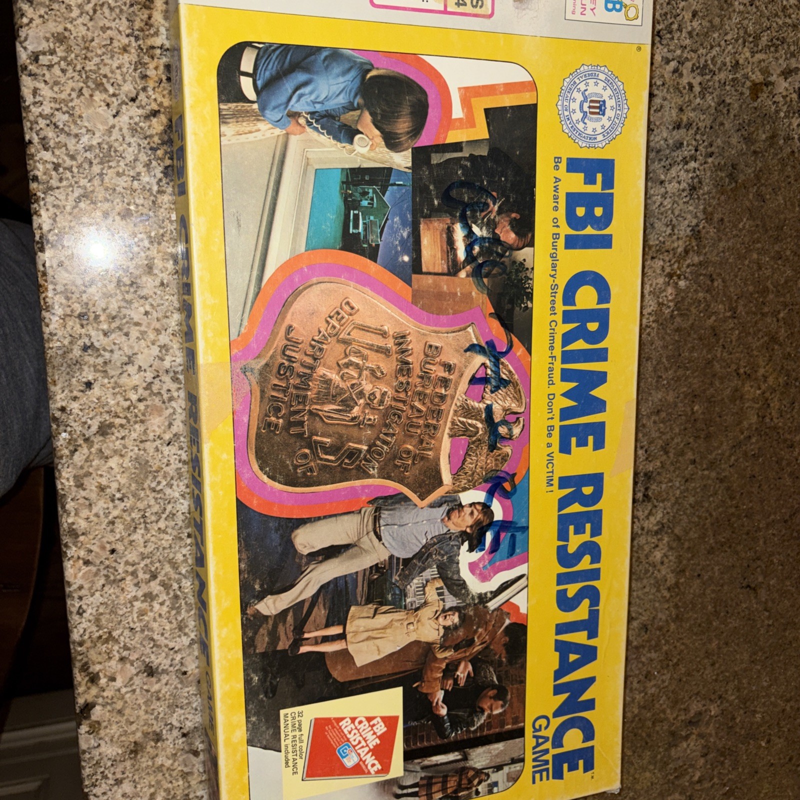1976 Milton Bradley FBI CRIME RESISTANCE 100% Complete Game 2~4 Players