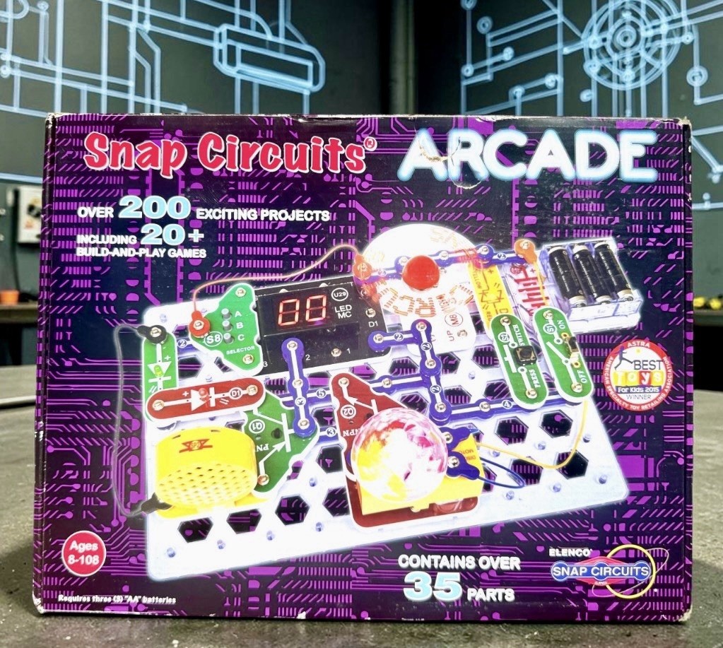 Elenco Snap Circuits Arcade Electronics Exploration Kit SCA200 STEM Toy Complete
