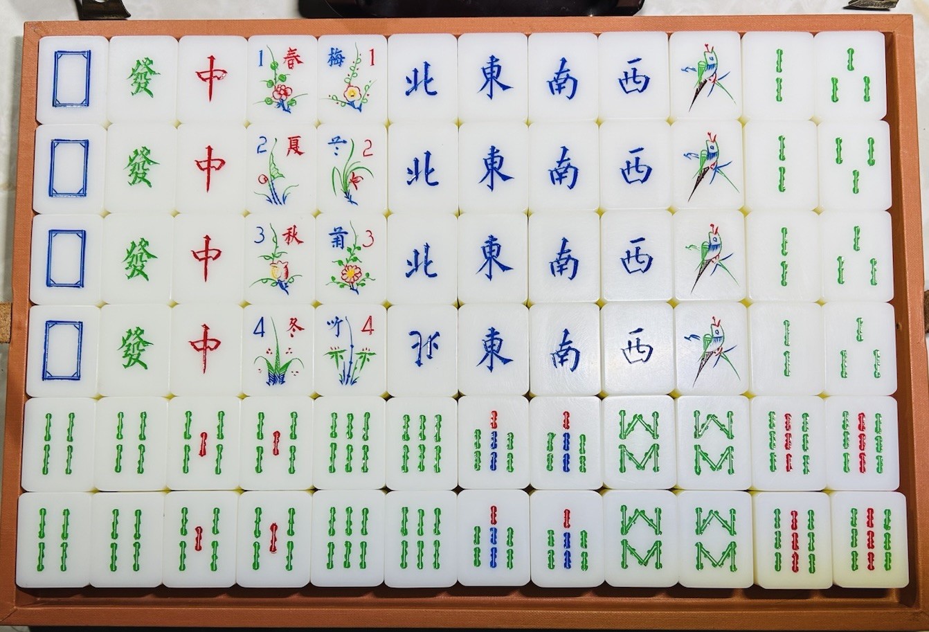 Vtg 60s Triple Layer Yellow Lucite Mahjong Set 148 Hand Carved & Painted Tiles