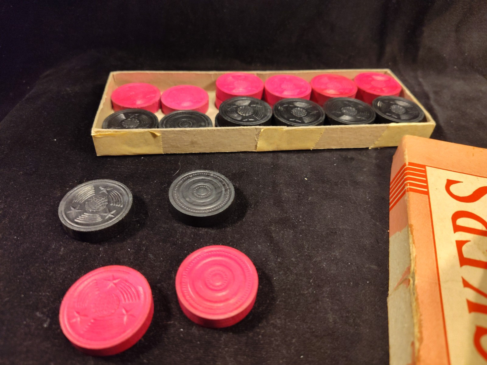 Vintage Halsam Checkers with Original Box Magenta Black 1940s