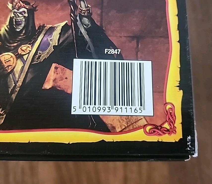 Hasbro Gaming Avalon Hill HeroQuest Game System Tabletop Board Game. DAMAGED BOX