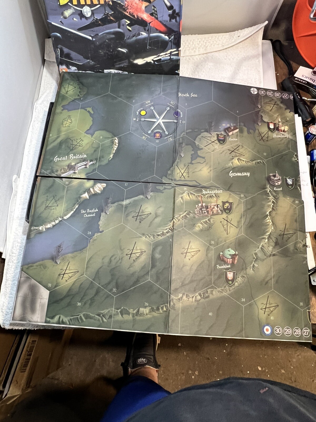 Duel in the Dark by Z-Man Games COMPLETE English German War Game Complete