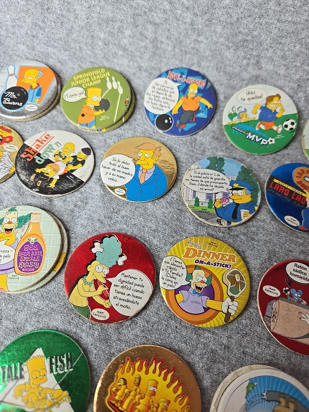 The Simpsons Pickers Lot Of 102 Pogs Tazos Magic Box 2005 Espanol / Ingles
