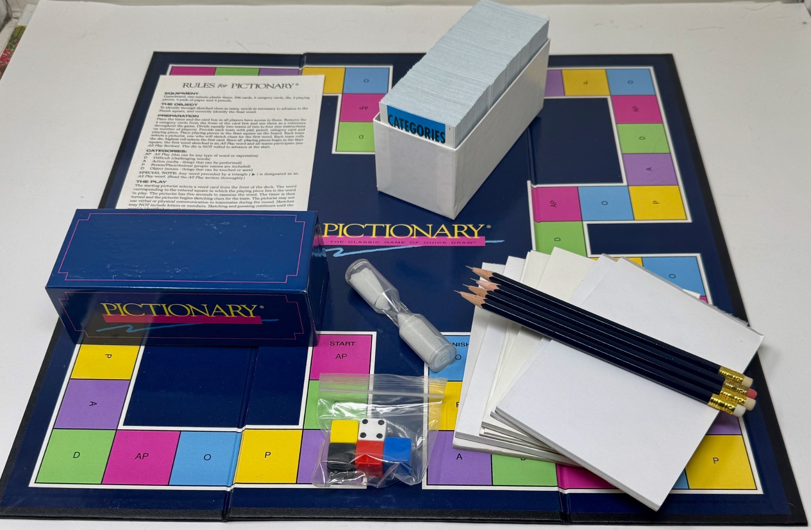 Pictionary – 1993 – Updated for the 90s – Complete