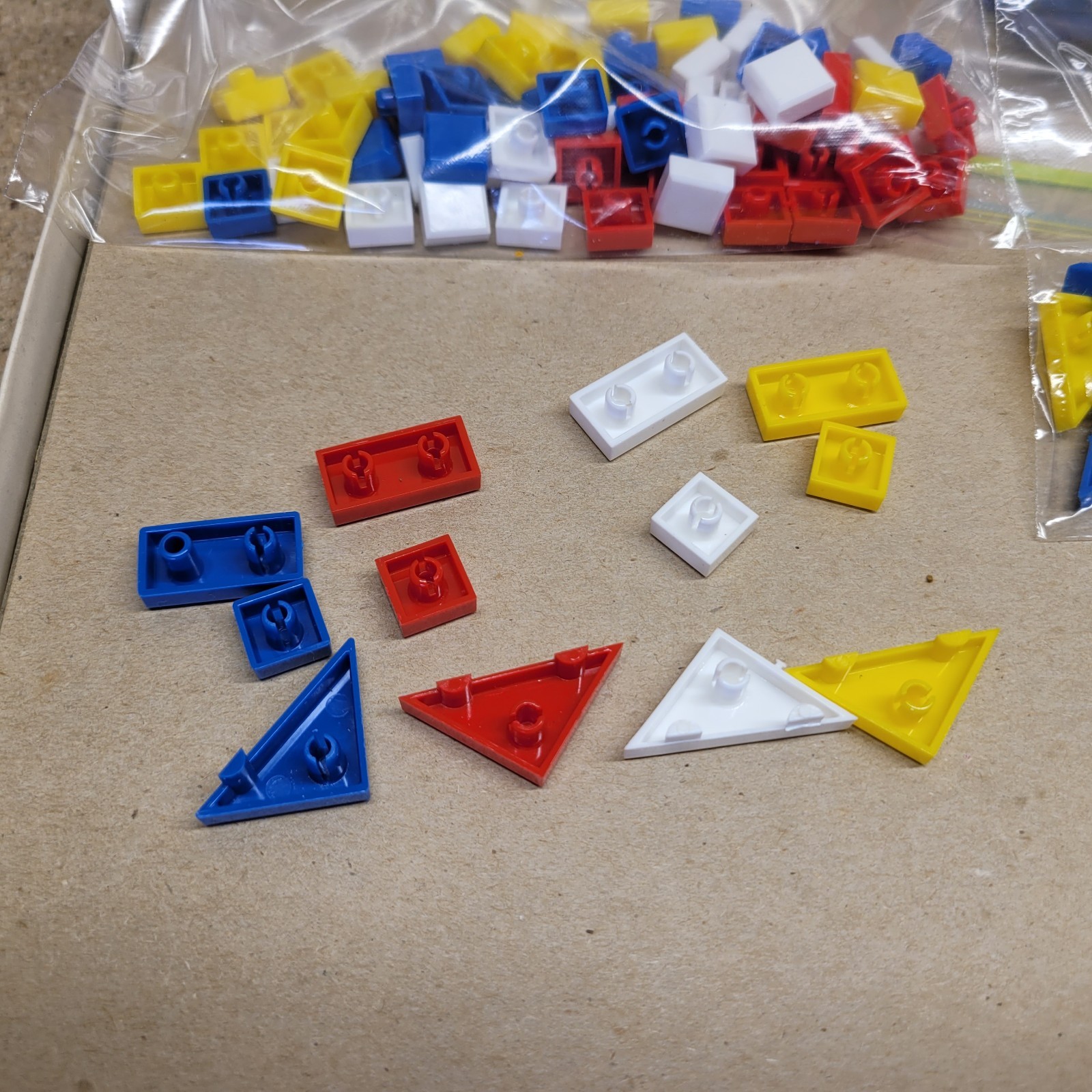 Vintage Halsam Play Tiles – Plastic Peg Board 221 Colored Pieces & Picture Guide