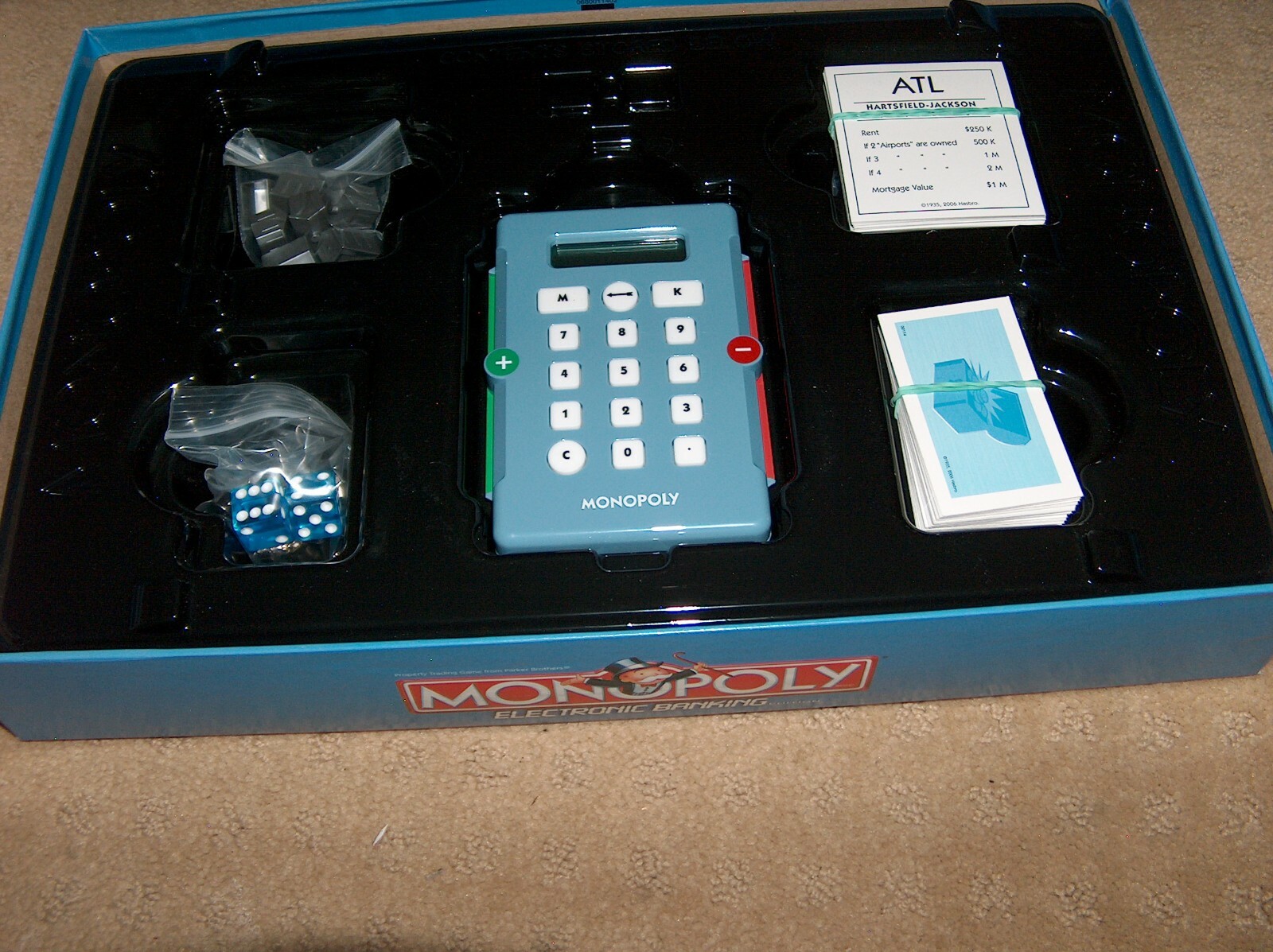 2007 Monopoly Electronic Banking game with Credit And Debit Cards TOKENS