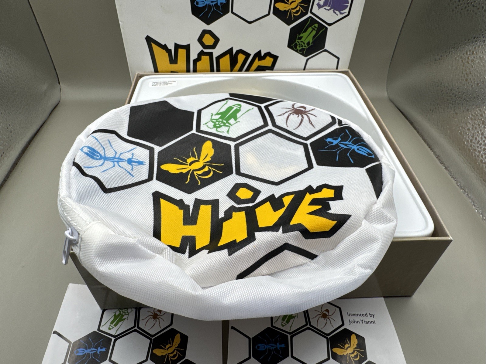 Hive Board Game by John Yianni Smart Zone Games – Complete + Travel Bag Gen42