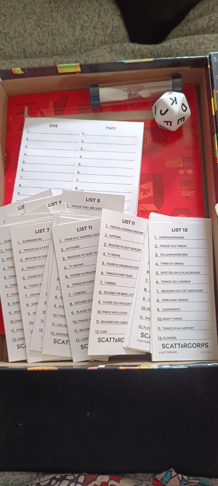 ​Scattergories Hasbro Gaming Board Game Board Game English Party Game