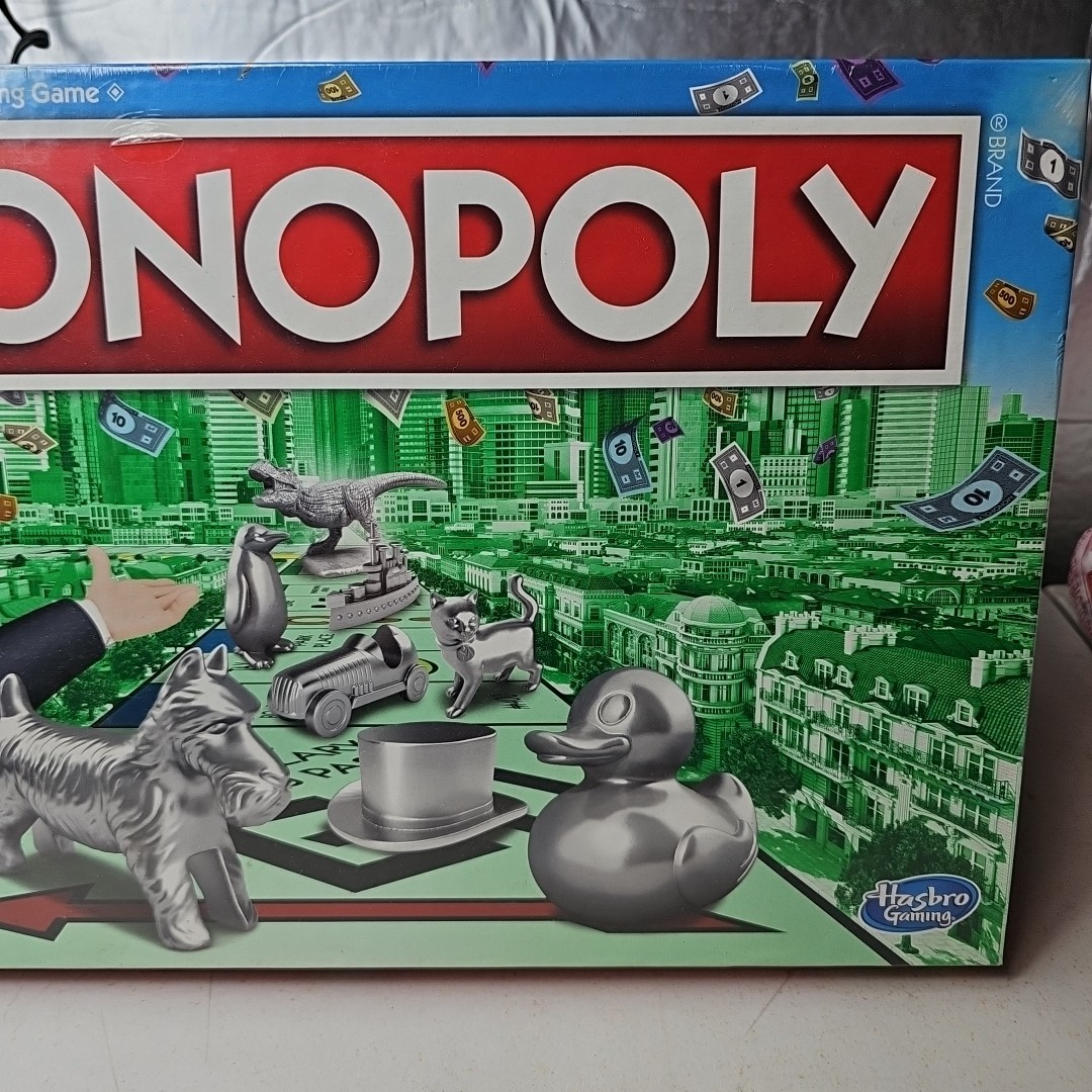 Monopoly Classic Board Game – Hasbro Gaming – Game Night – New Sealed