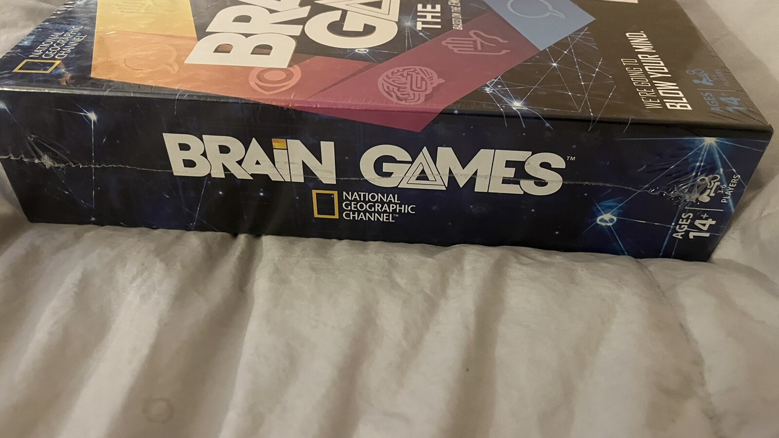 National Geographic Brain Games Board Game 192 Challenge Cards Ages 14+