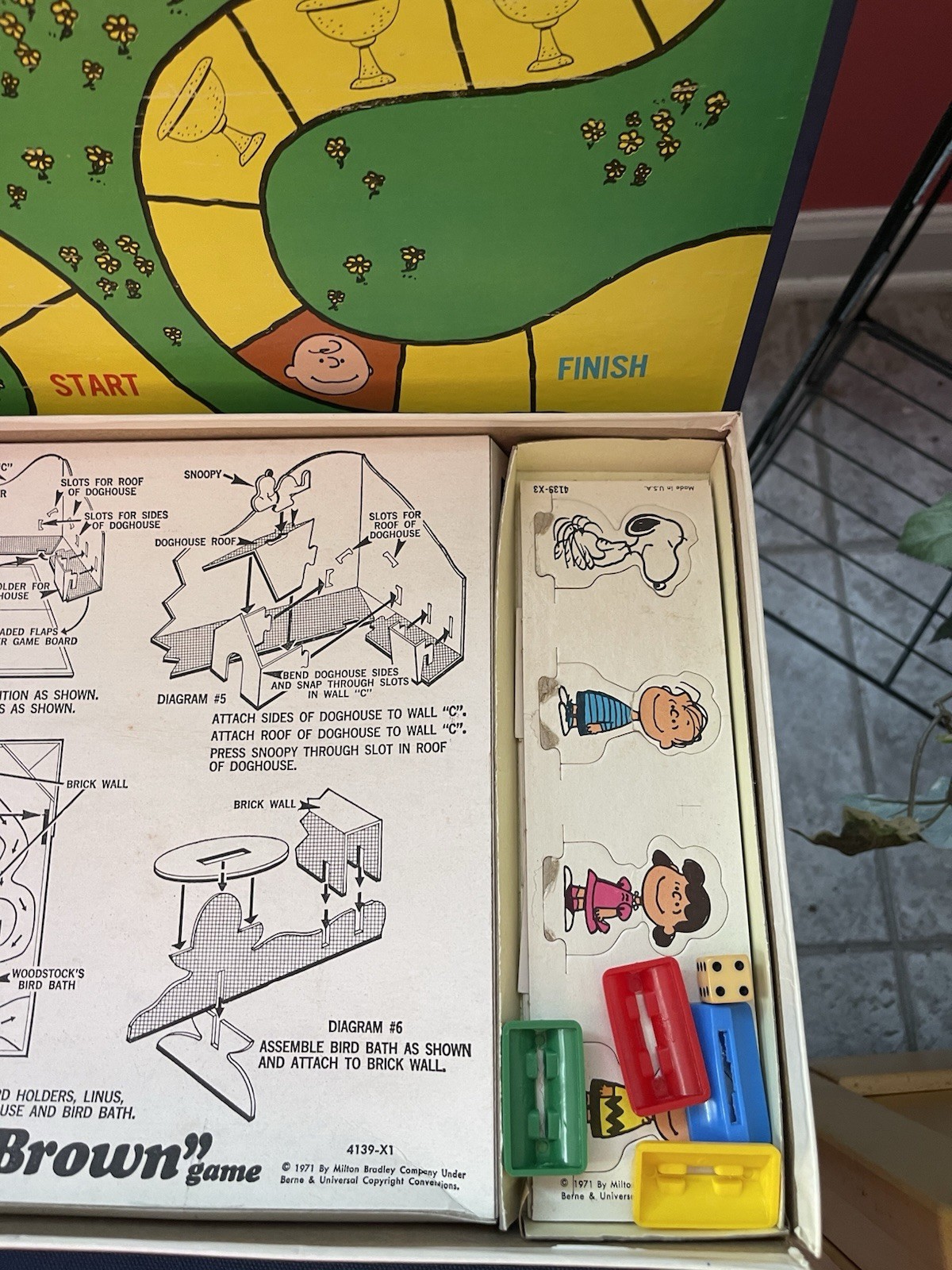 1971 GOOD OL’ CHARLIE BROWN Board Game Milton Bradley Peanuts Family Fun Vintage