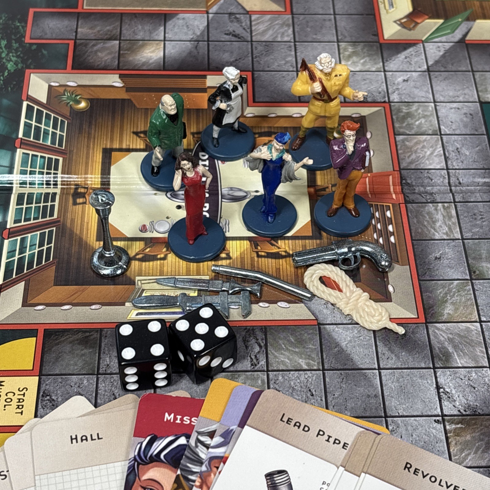 Clue COMPLETE Parker Brothers 2005 Classic Detective Board Game Mystery