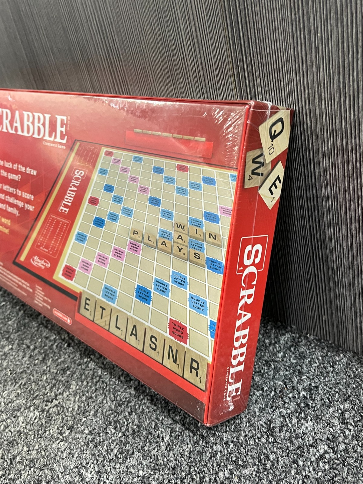 Scrabble Board Game A8166 Classic Crossword 2013 Hasbro New Sealed