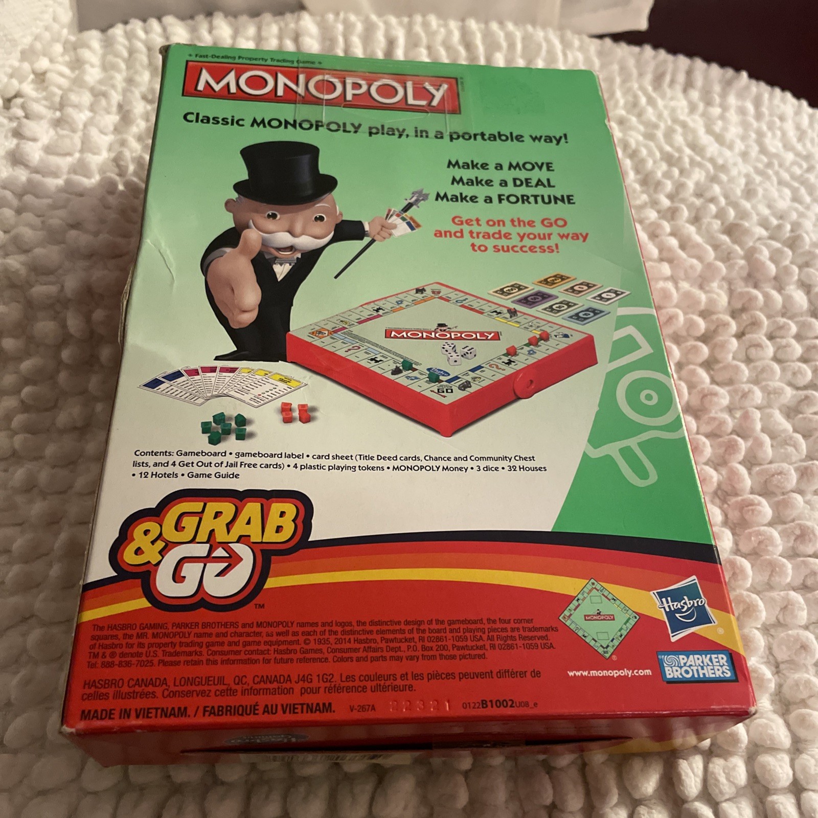 Hasbro Monopoly Grab & Go Game- Travel Size 2-4 players ages 8 & Up New