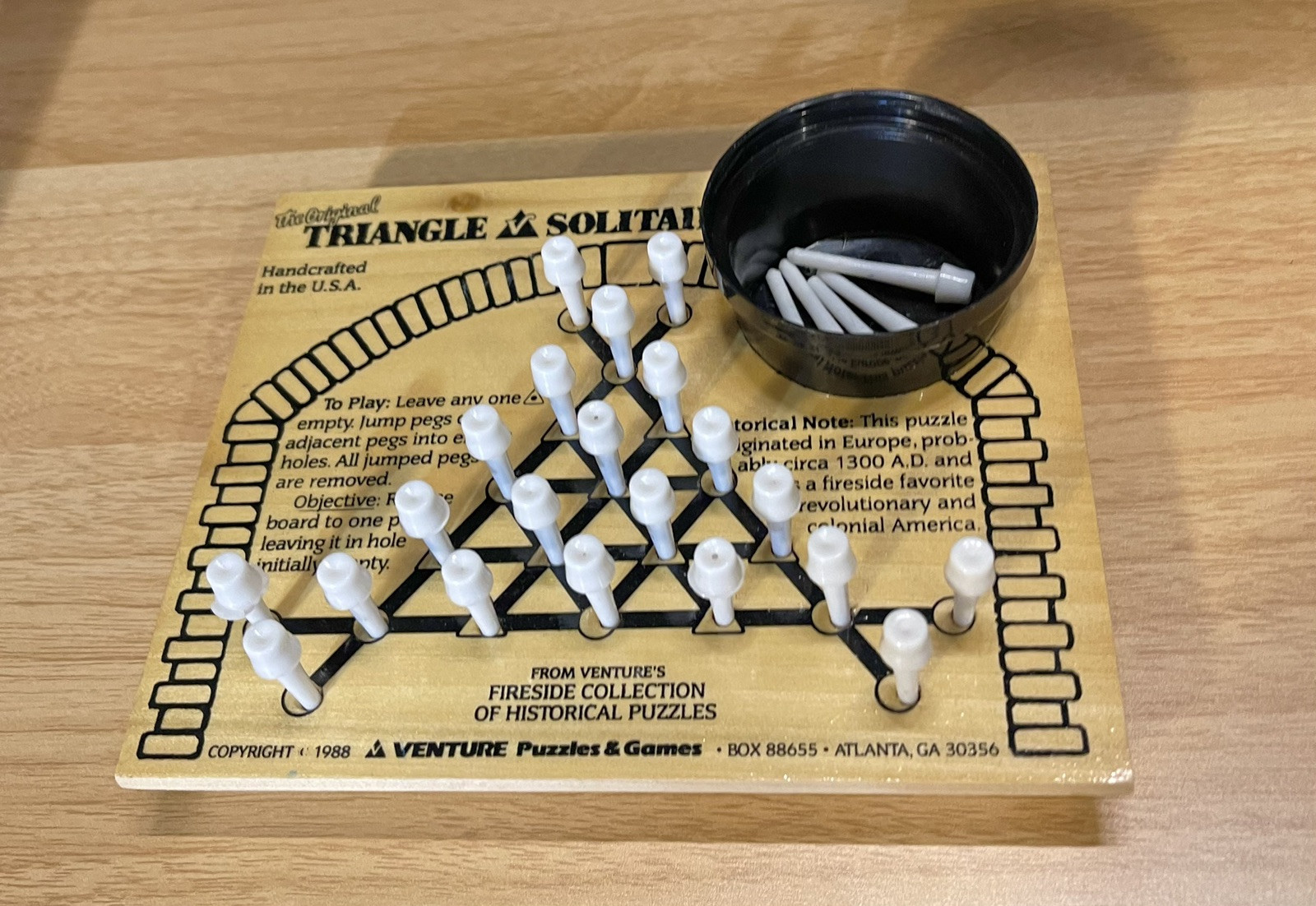 Vintage The Original Triangle Solitaire Wood Game Venture’s Fireside 1988 GUC