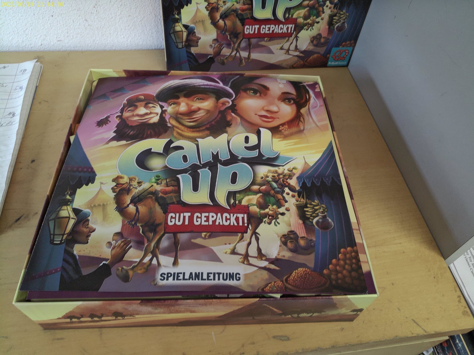 Pretzel Games Camel Up Well Boxed Board Game